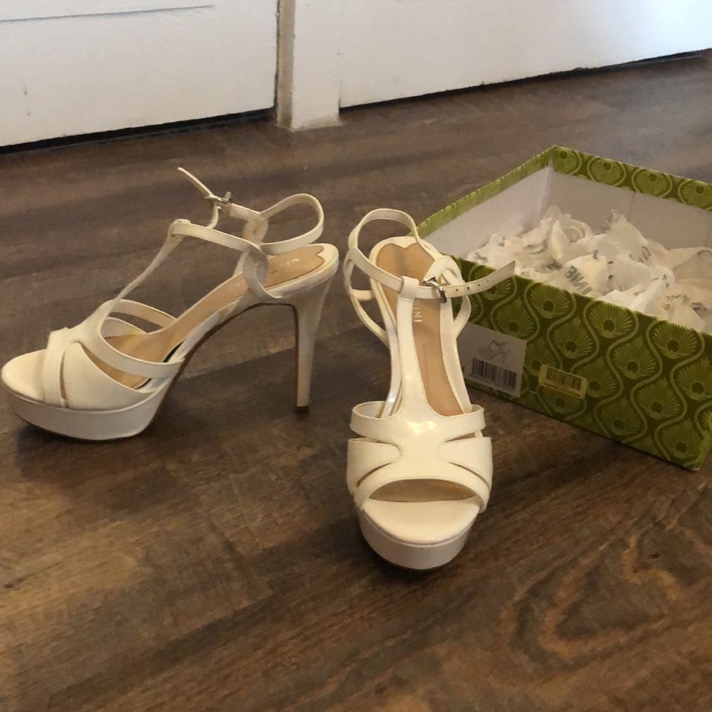 Gianni Bini white platform stiletto heels. Worn once.